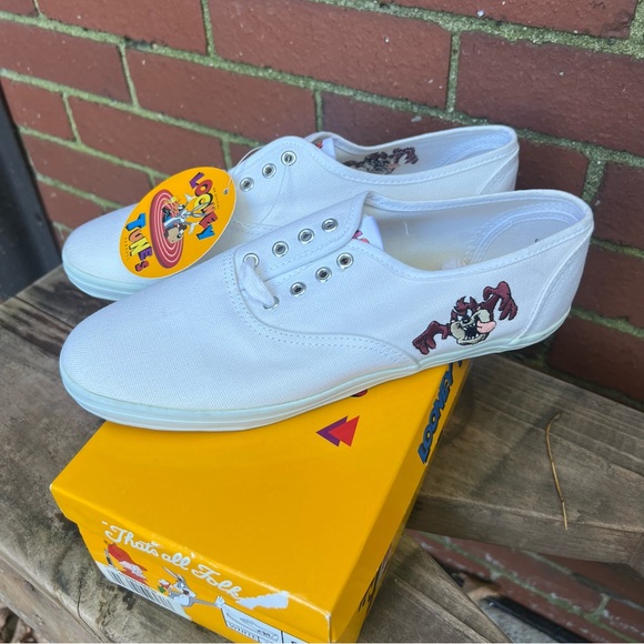 Vintage 1997 Looney Tunes Canvas Sneakers - White with Tasmanian Devil - Size 8 - Picture 2 of 12